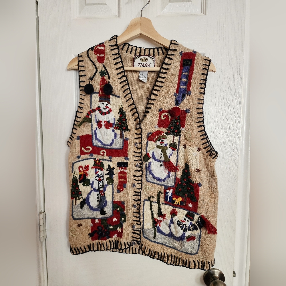 Vintage Collectible Tiara Christmas Sweater Vest - Ugly Sweater - Trendy Sz M